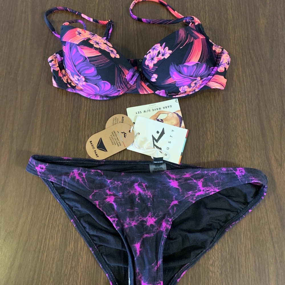BNWT Jr/Womens 2 piece Swimwear (size Med)